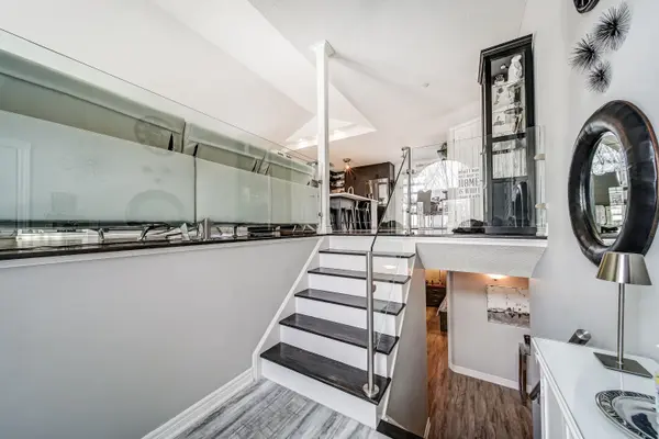 53 Highcastle AVE, Georgina, ON L4P 4B4