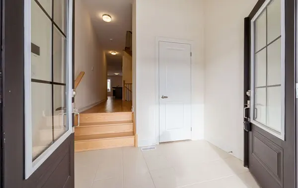 28 Raja ST, Brampton, ON L6P 0Z5