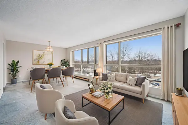 358 Waterloo AVE #405, Guelph, ON N1H 7Y3