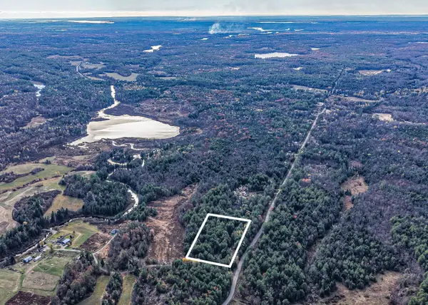 1036 Hopkins RD, Gravenhurst, ON P1P 1R3