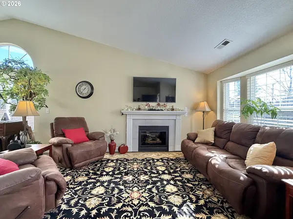 1032 40TH ST, Washougal, WA 98671