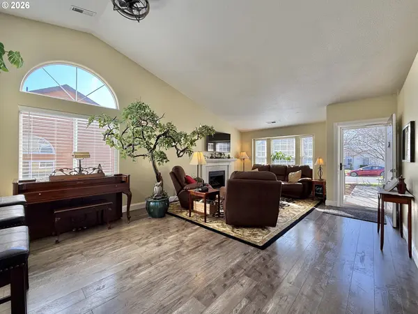 1032 40TH ST, Washougal, WA 98671