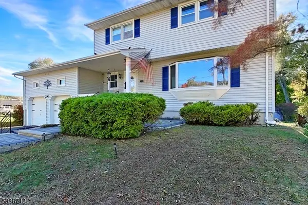 54 Mapledale Ave, Roxbury Twp., NJ 07876