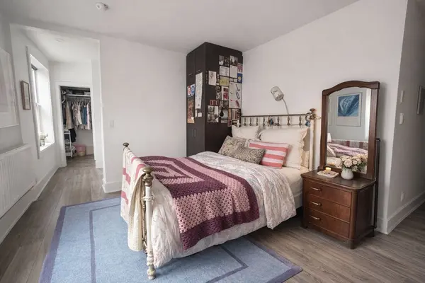 432 St Clarens AVE #301, Toronto C01, ON M6H 3W3