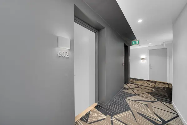 138 St.Helens AVE #602, Toronto C01, ON M6H 0B8