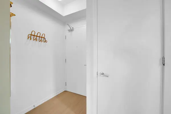 138 St.Helens AVE #602, Toronto C01, ON M6H 0B8