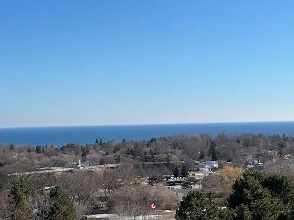 20 Guildwood Pkwy #1404, Toronto E08, ON M1E 5B6