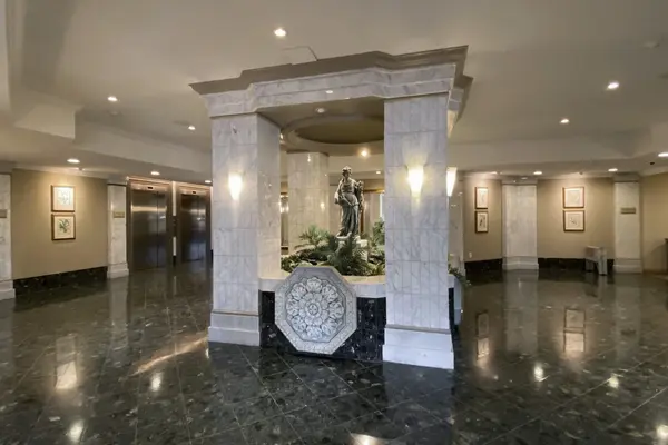 20 Guildwood Pkwy #1404, Toronto E08, ON M1E 5B6