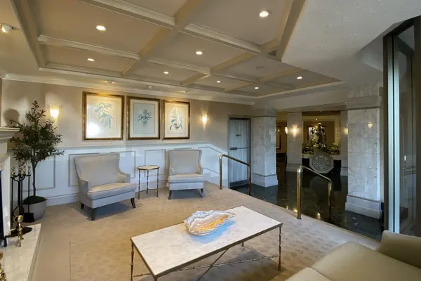 20 Guildwood Pkwy #1404, Toronto E08, ON M1E 5B6