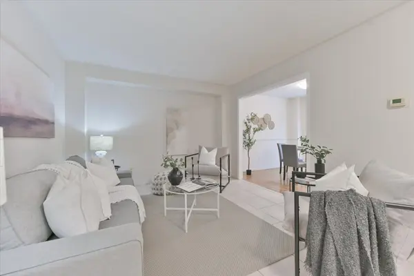 Toronto E10, ON M1C 1K7,6157 Kingston RD #6