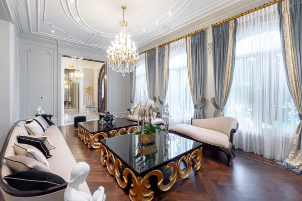 29 Denham DR, Richmond Hill, ON L4C 6H6