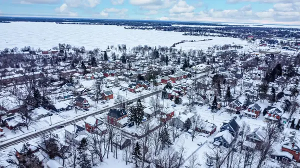 112 Borland ST E, Orillia, ON L3V 2B7