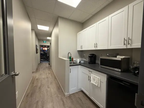 108 Parkdale AVE N, Hamilton, ON L8H 5W9