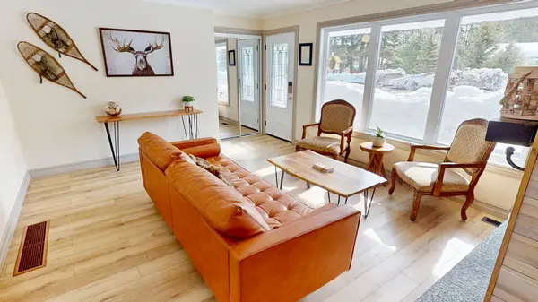 30 Alfred ST, South River, ON P0A 1X0