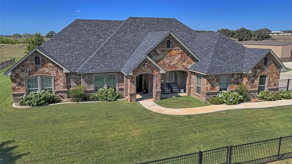 1150 Lone Star Road, Bowie, TX 76230