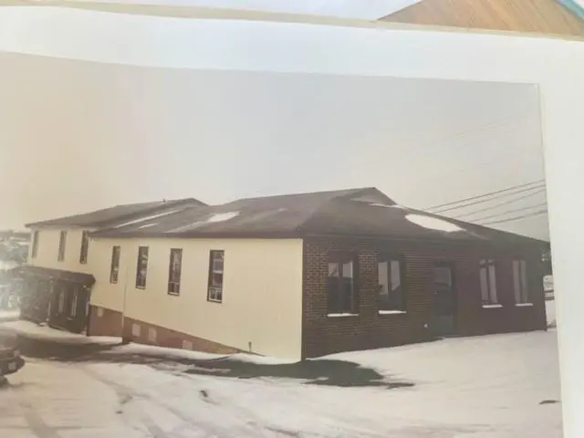 871 Topsail Road, Mount Pearl, NL A1N 3J8