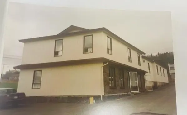 871 Topsail Road, Mount Pearl, NL A1N 3J8