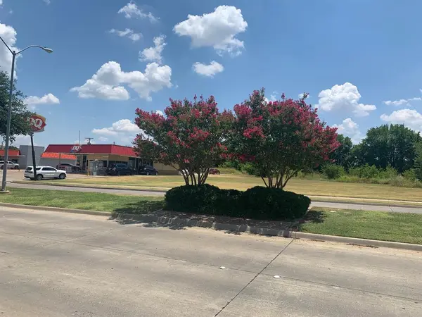 1010 E Broad Street, Mansfield, TX 76063