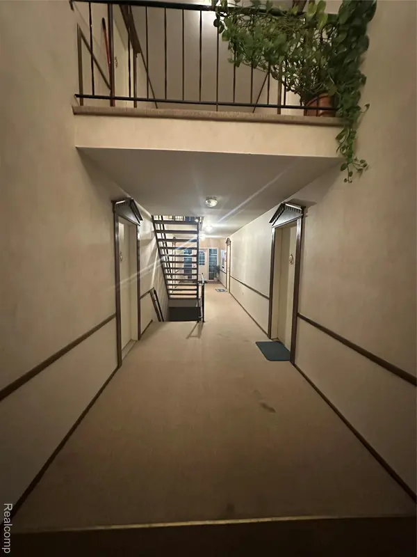 11720 15 Mile RD #A9, Sterling Heights, MI 48312