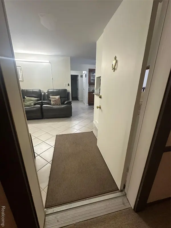 11720 15 Mile RD #A9, Sterling Heights, MI 48312