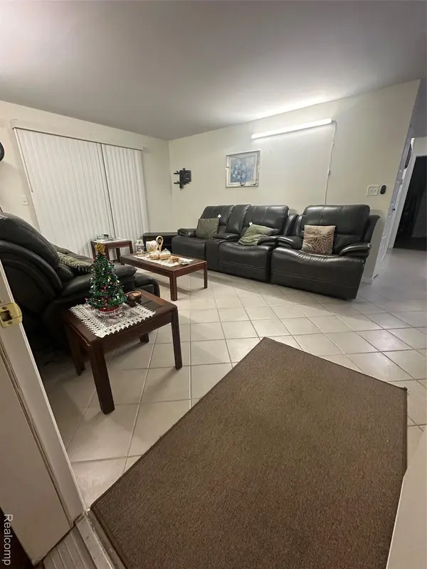 11720 15 Mile RD #A9, Sterling Heights, MI 48312