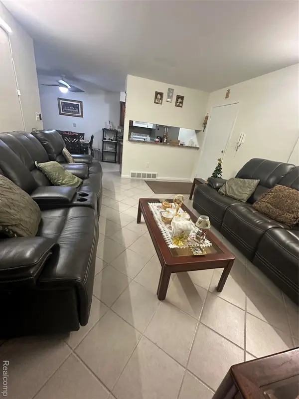 11720 15 Mile RD #A9, Sterling Heights, MI 48312