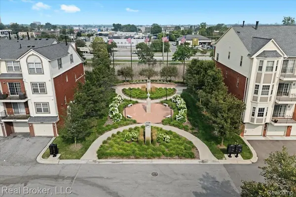 1546 Devon LN, Troy, MI 48084