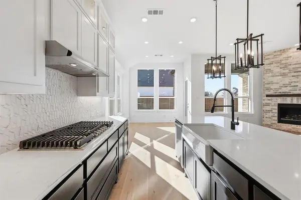 572 Moonrise Street, Waxahachie, TX 75165