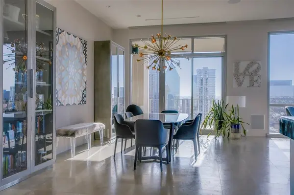 Dallas, TX 75201,1717 Arts Plaza #1915