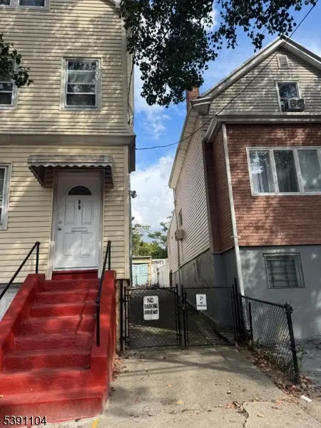 80 Mcadoo Ave, Jersey City, NJ 07305