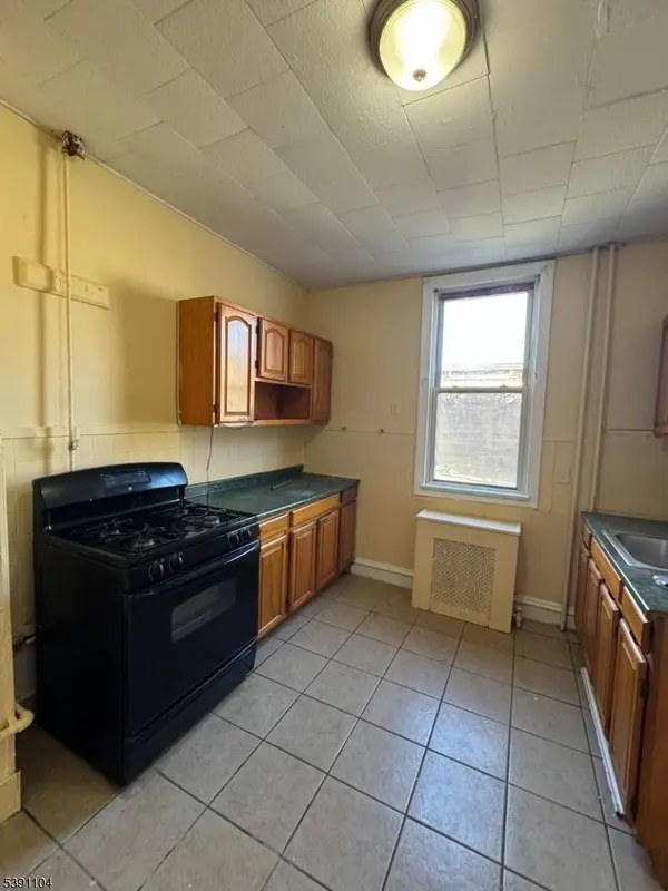 80 Mcadoo Ave, Jersey City, NJ 07305