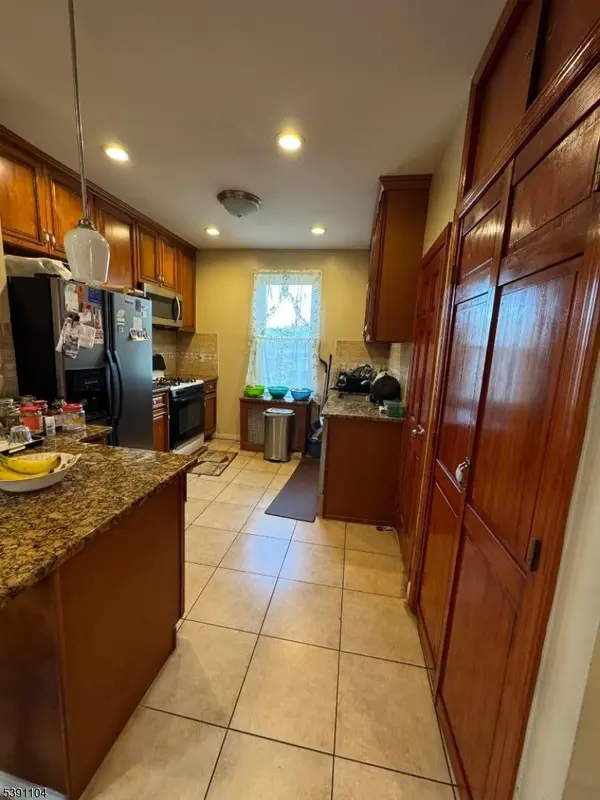 80 Mcadoo Ave, Jersey City, NJ 07305