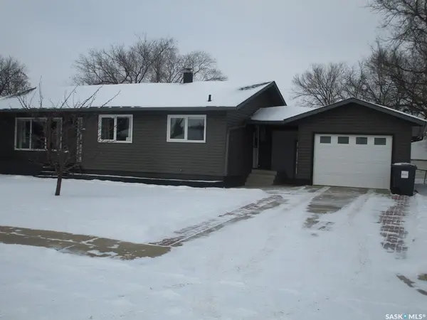 249 6th AVENUE E, Gravelbourg, SK S0H 1X0