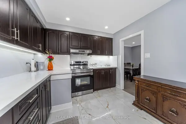 8 Benton ST, Brampton, ON L6W 3B9