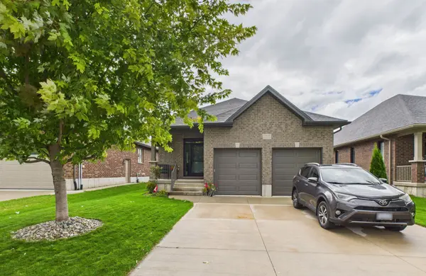 404 Devonshire RD, Saugeen Shores, ON N0H 2C3