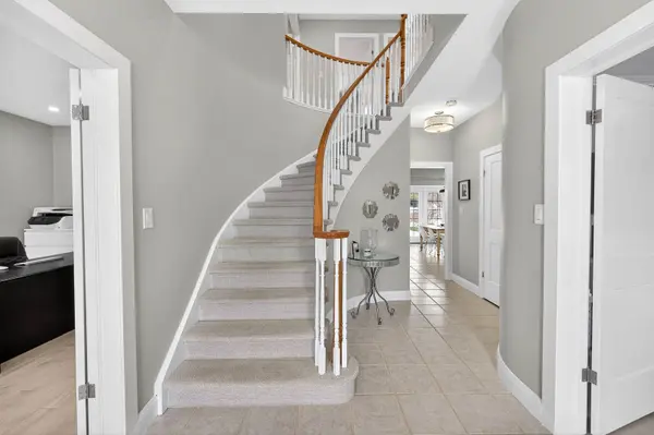 11 Elderberry LN, Hamilton, ON L0R 1H2