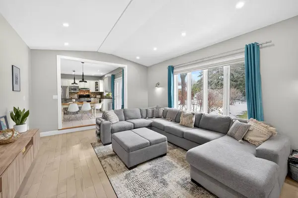 11 Elderberry LN, Hamilton, ON L0R 1H2