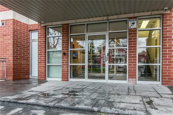 165 Duke ST E #211, Waterloo, ON N2H 6T8