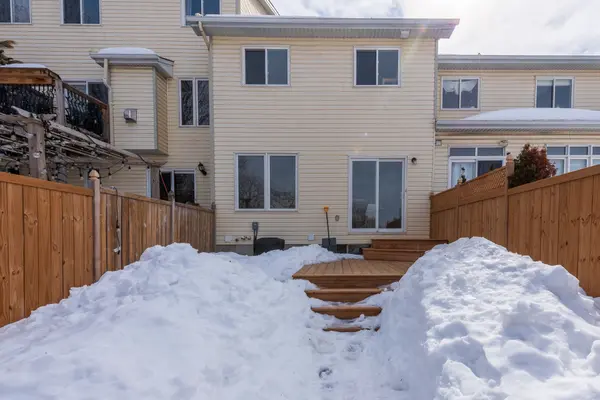 201 Station BLVD #4, Alta Vista And Area, ON K1G 6N8