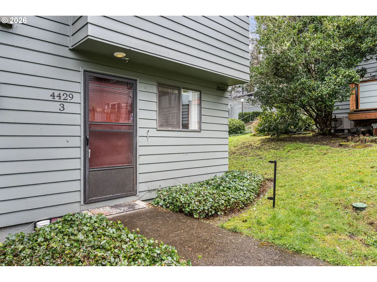 4429 FOX HOLLOW RD #3, Eugene, OR 97405