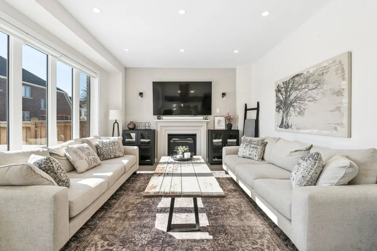 50 Dorothy Caine CRES, Georgina, ON L4P 3E9