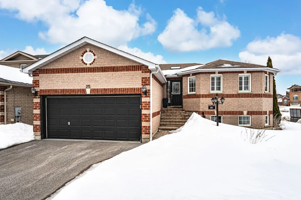 25 Kell PL, Barrie, ON L4N 9K4