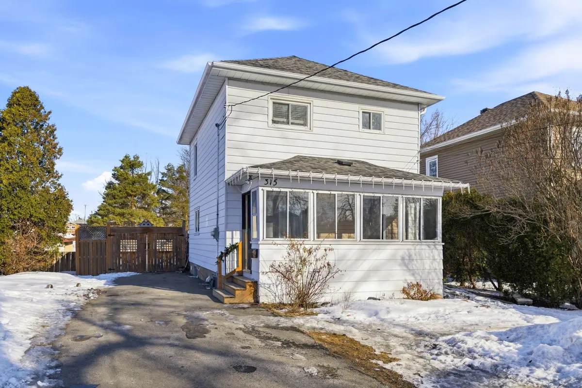 315 Fourth ST W, Cornwall, ON K6J 2S3