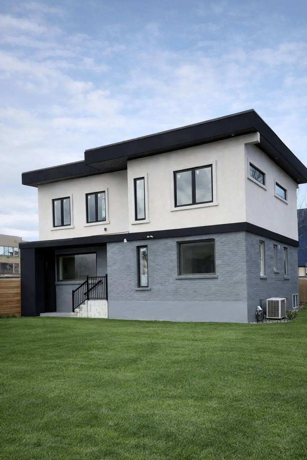 74 Neil Ave (MAIN FLR) AVE, Hamilton, ON L8G 2N3