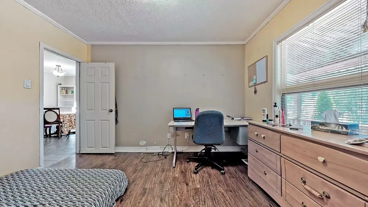 309 Bowman ST, Hamilton, ON L8S 2V4