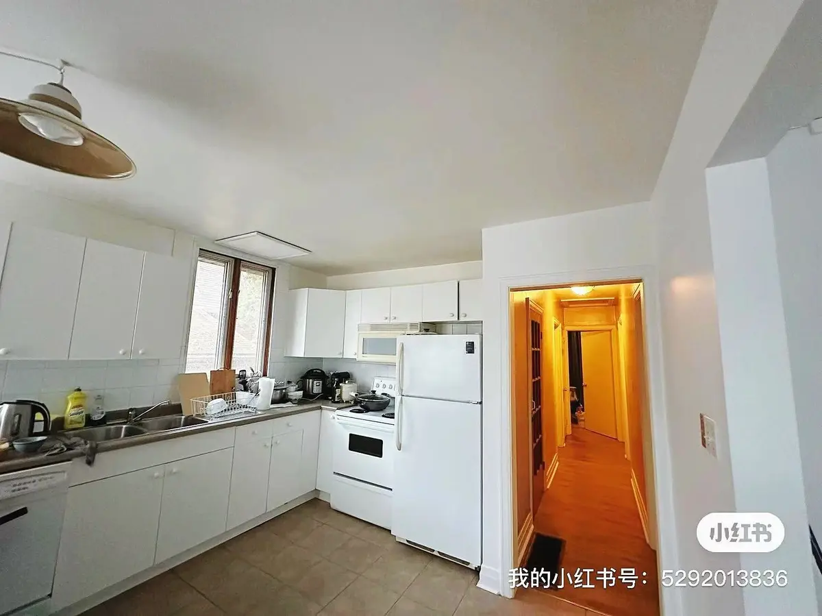 43 Kingsmount ST N, Hamilton, ON L8S 3L2