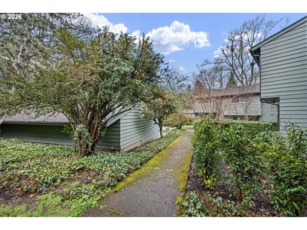 4429 FOX HOLLOW RD #3, Eugene, OR 97405