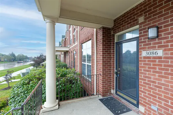 3086 CAMDEN DR, Troy, MI 48084