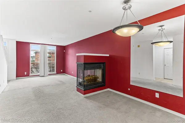 3086 CAMDEN DR, Troy, MI 48084