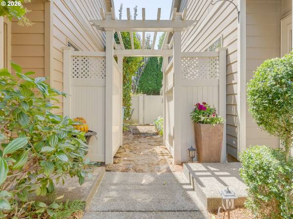 8015 NE 61ST ST, Vancouver, WA 98662